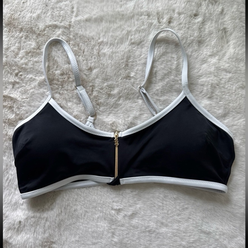 Victoria’s Secret Black and White Bikini Top with Zipper size L